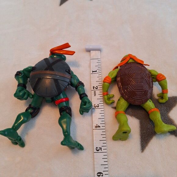 Lot of 2‎ Michelangelo TMNT Figures 2005 Monster Trappers & 2023 Movie Star - Picture 8 of 12